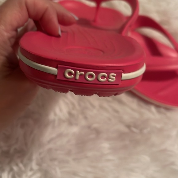 Women’s crocs hot pink men’s size 7 - Picture 10 of 12